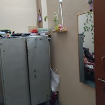 Esha Tomar's room