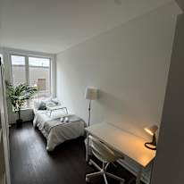 Housingfouryou's room