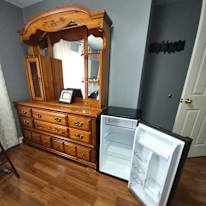 Evelyn's room