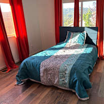 JEANETTE's room