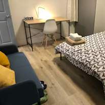 Mengyi Huang's room