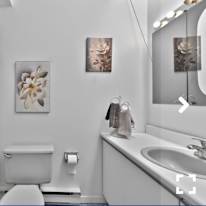 Mauricio's room