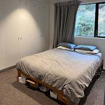 Feng's room