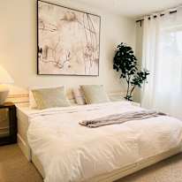 Eli & Sandy's room