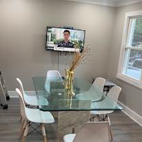 Andres's room