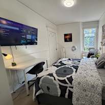 Alona's room