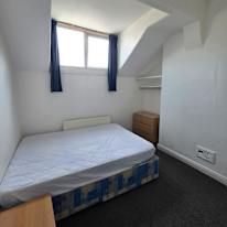 Allegra Eskenazi's room