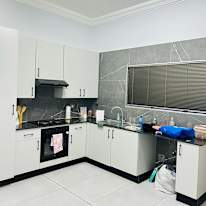 Lwarh's room