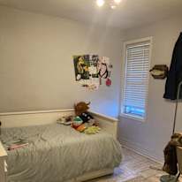 Sidney Mantle's room