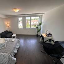 Housingfouryou's room