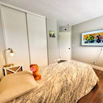 Glen's room