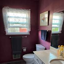 Leslie's room