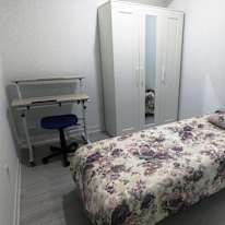 Furnished Room - steps to subway's room