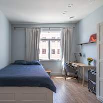 Russian Hill Coliving's room