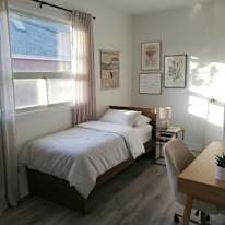 DAN Ji's room