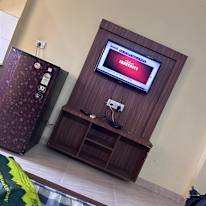 Maneyk's room