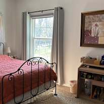 YASMINE's room