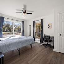 Magali A.'s room