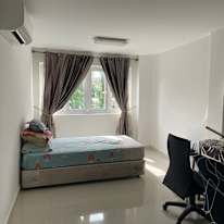 Zfy Ed's room