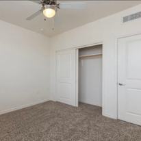 Looking for Roommates's room