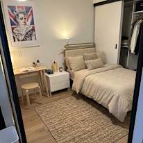 Neo's room
