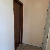 Eficie for rent's room