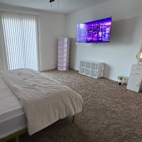 Caroline's room