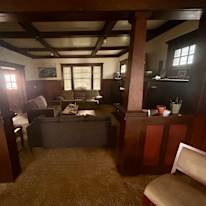 Jhonny G's room