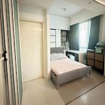Vicky's room