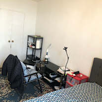 Mosey Naimi's room