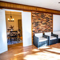lifedoorrentals's room