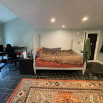 Jun's room