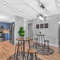lifedoorrentals's room
