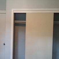 Bwood House's room