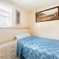 Tee Lee's room