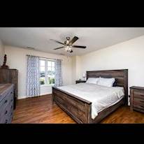 Mo's room