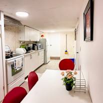 VH Rentals's room