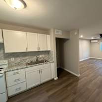 Alcove Rooms's room