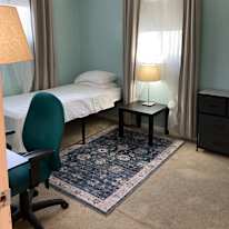 College Park Bed and Bath's's room