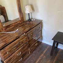 Dee's room