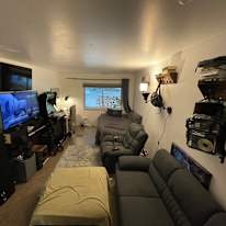 Large PRIVATE BEDROOM with Powder Room Sink - Walk-in Closet - Danbury Connecticut's room