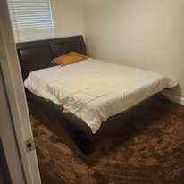 Eshaq's room