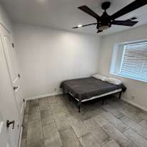 Elvi Flores's room