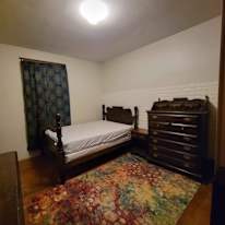 STACEY's room