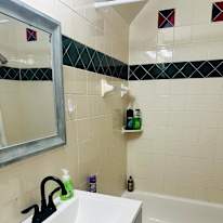 Ali H's room
