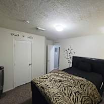 Aye's room