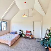 Gal's room