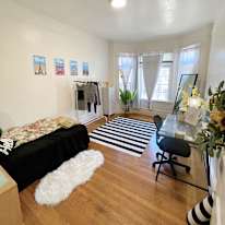 Suzie  Leung's room