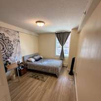 Deval's room