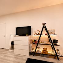 Miao's room